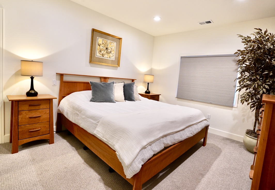 94th place bedroom project by Petra Custom Builders